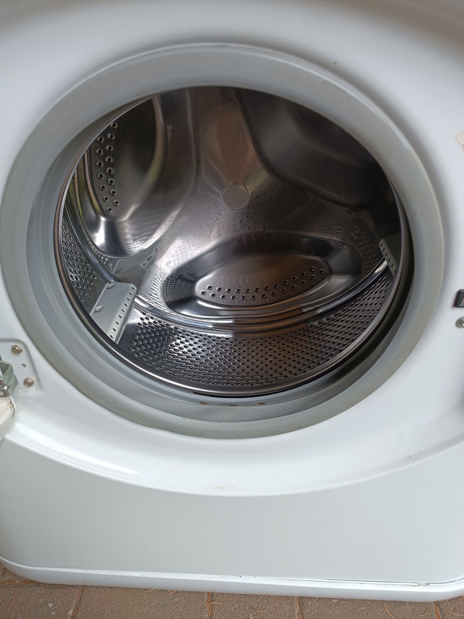 Pralka Hotpoint Ariston ARSF 1290 slim
