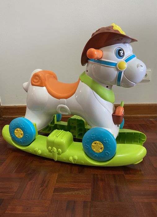 Cavalo Andador CHICCO. Completo. Em bom estado