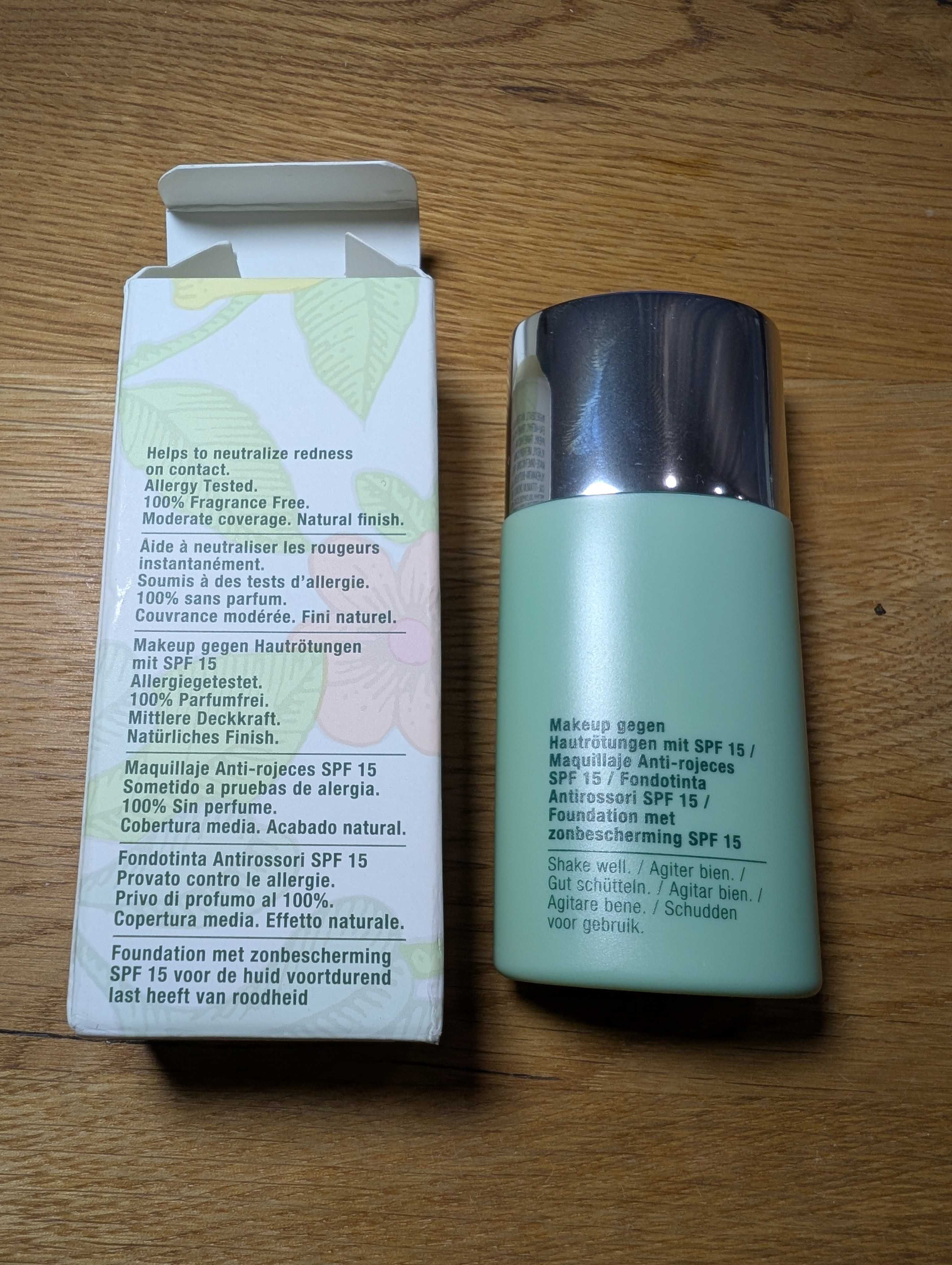 Podkład korygujący zaczerwienienia - Clinique Redness Solution, 30ml