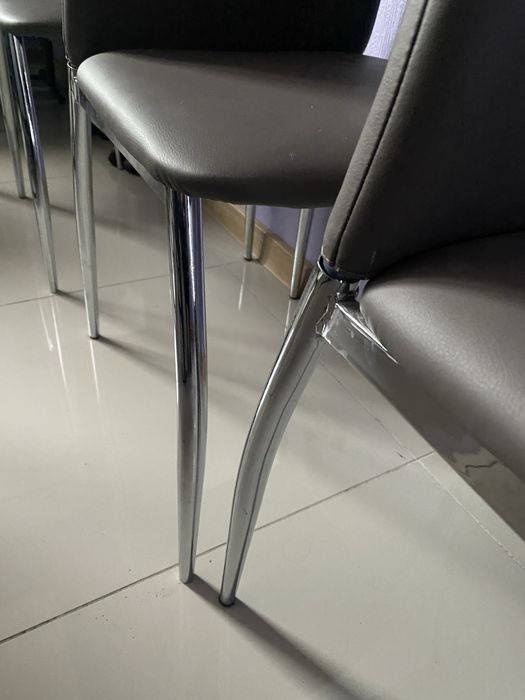 Продам стільці та стіл стільці шкіряні