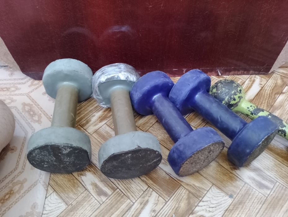 Гантели на 10, 6,5,3,4,2кг