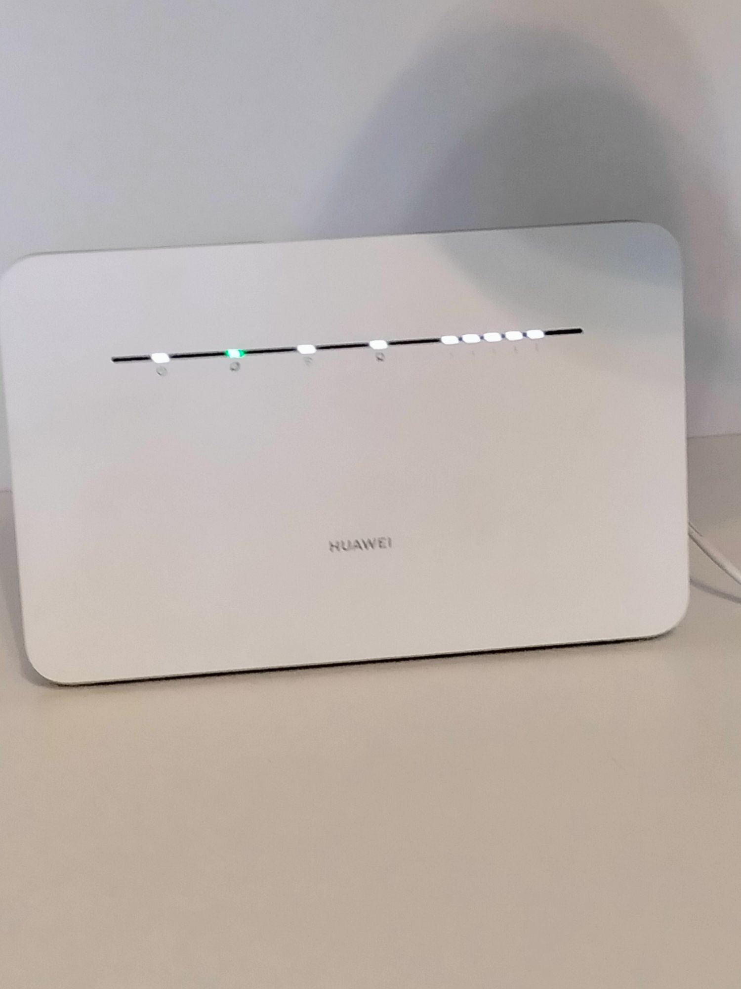 HUAWEI Router LTE 4G na kartę SIM WIFI 5GHZ CAT 7. Przesył 300 MB/S