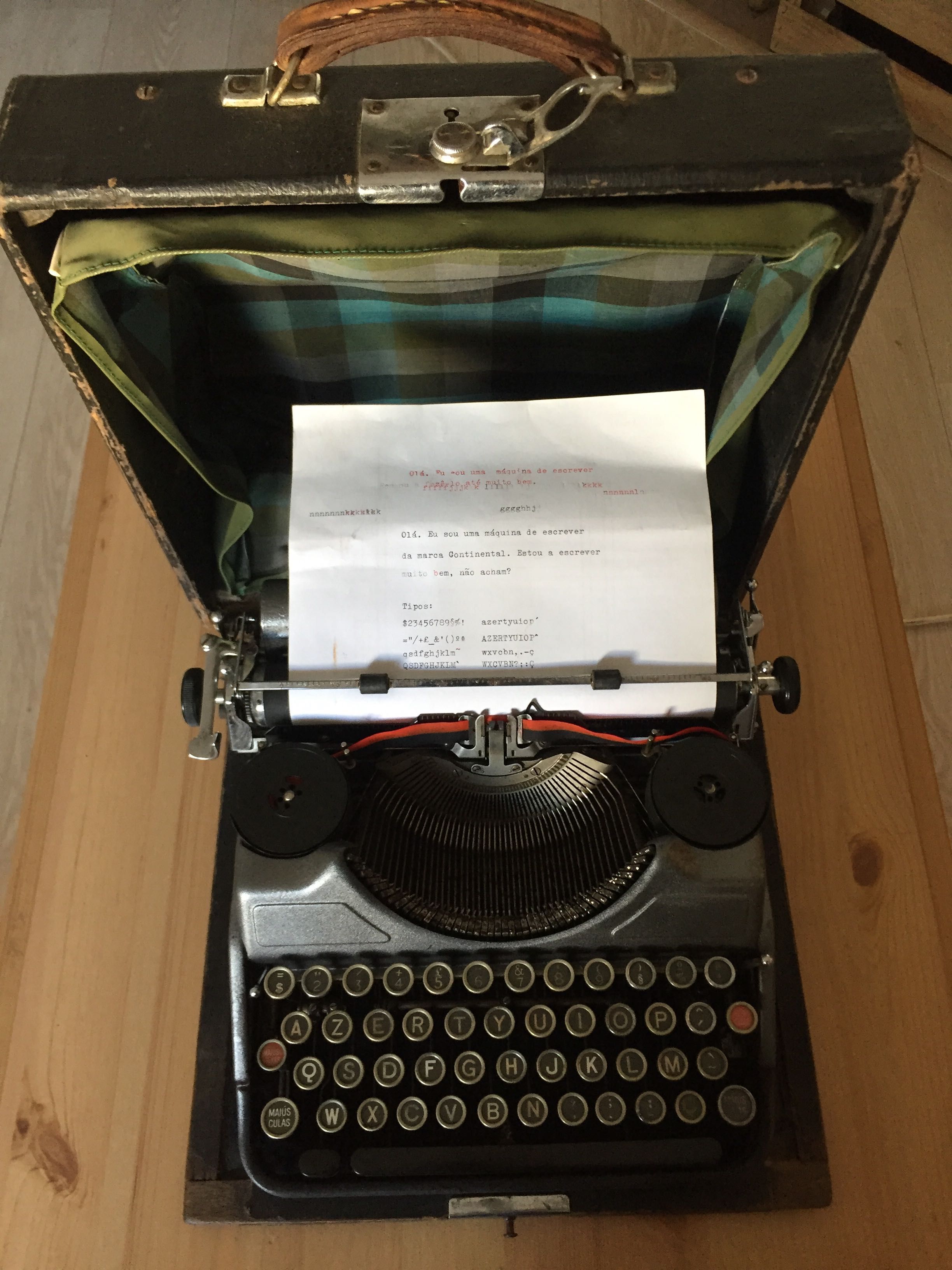 Máquina de escrever Continental 340