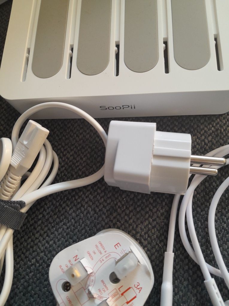 Stacja ładująca USB – stacja ładująca – 4 porty – stacja szybkiego ład
