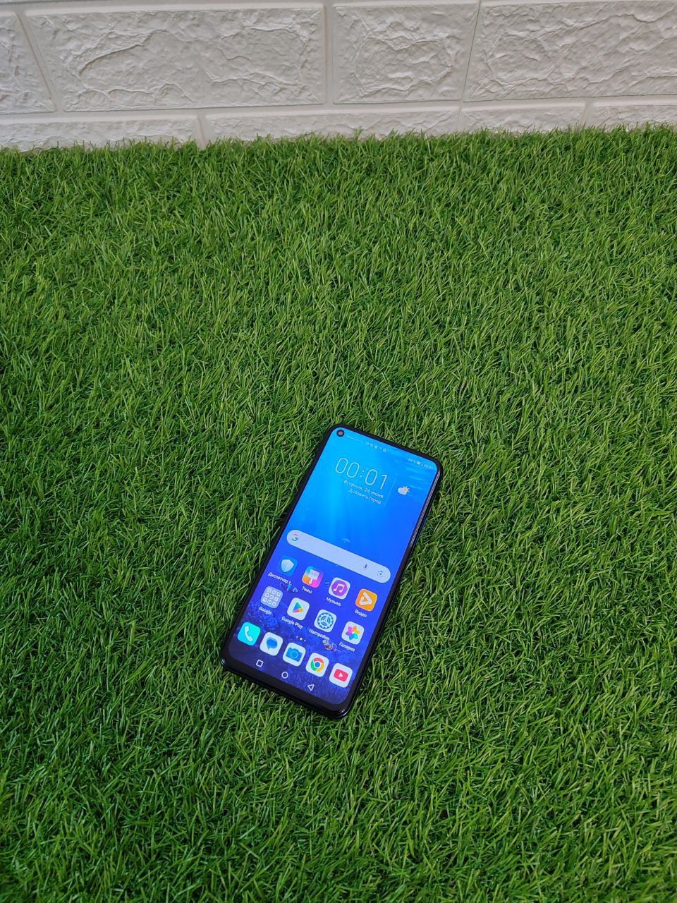 Телефон Honor 20 Pro 8/256
