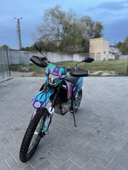 Мотоцикл геон 300