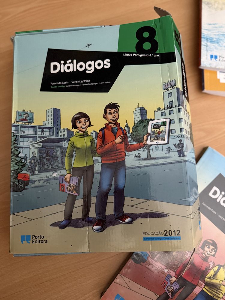 Conjunto de Manuais Portugues Dialogos 8° ano