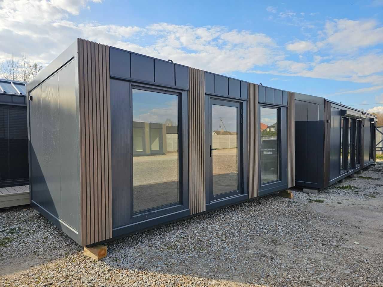 Izolowany pawilon biurowy 6x3 m – całoroczny, kontener