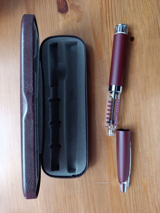 Wstrzykiwacz do insuliny Lilly kolor burgund