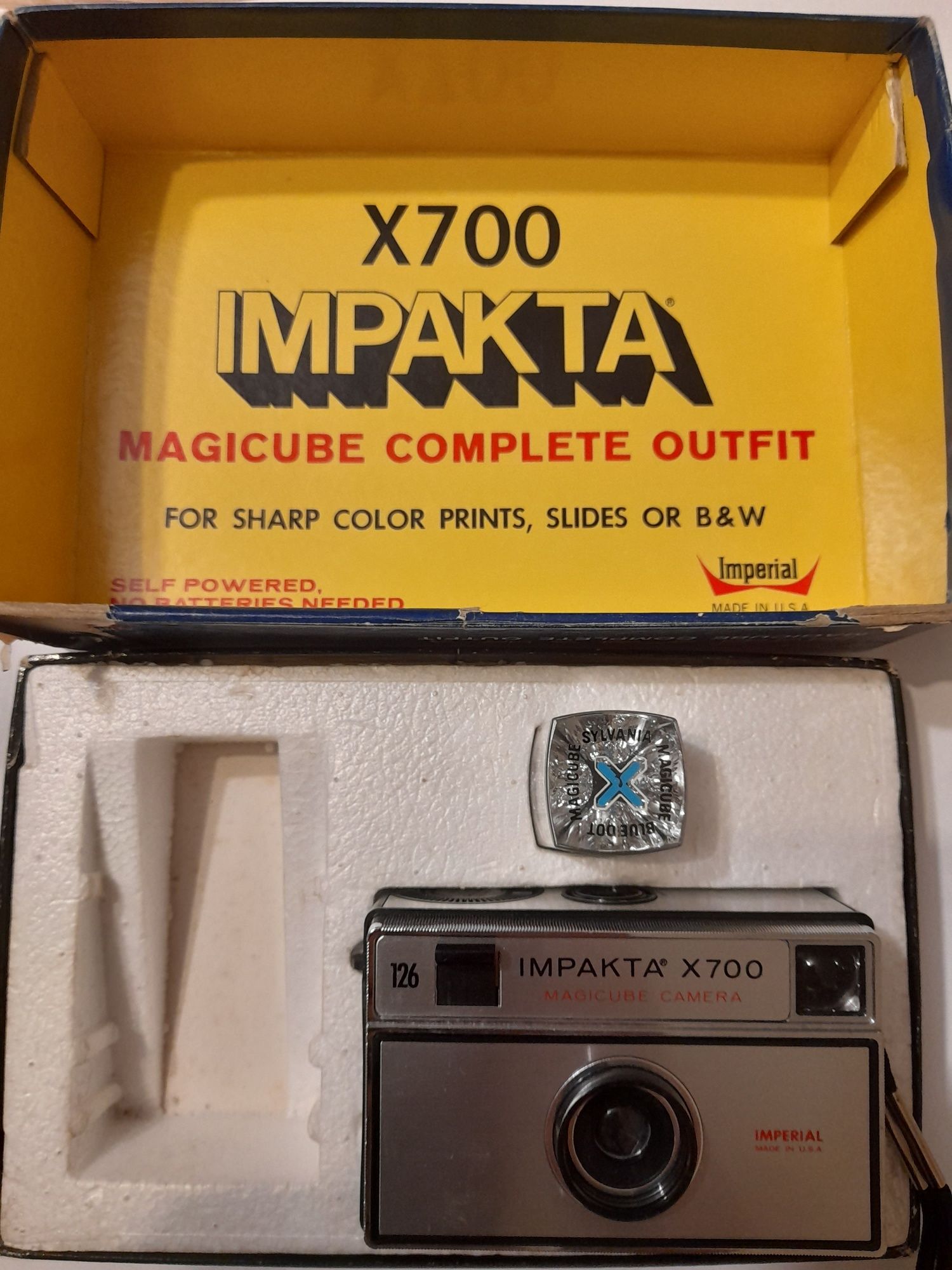 Aparat fotograficzny  X700 IMPAKTA