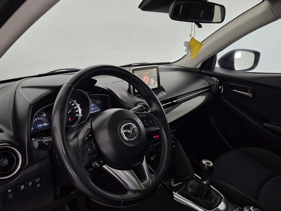 Mazda 2 1.5 - 2015 | GARANTIA | NACIONAL
