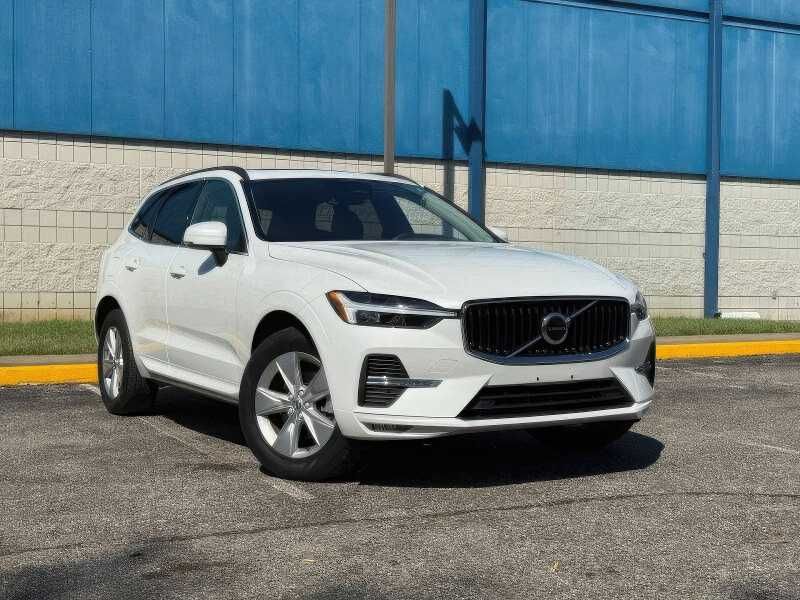 2022 Volvo XC60 B5 Momentum