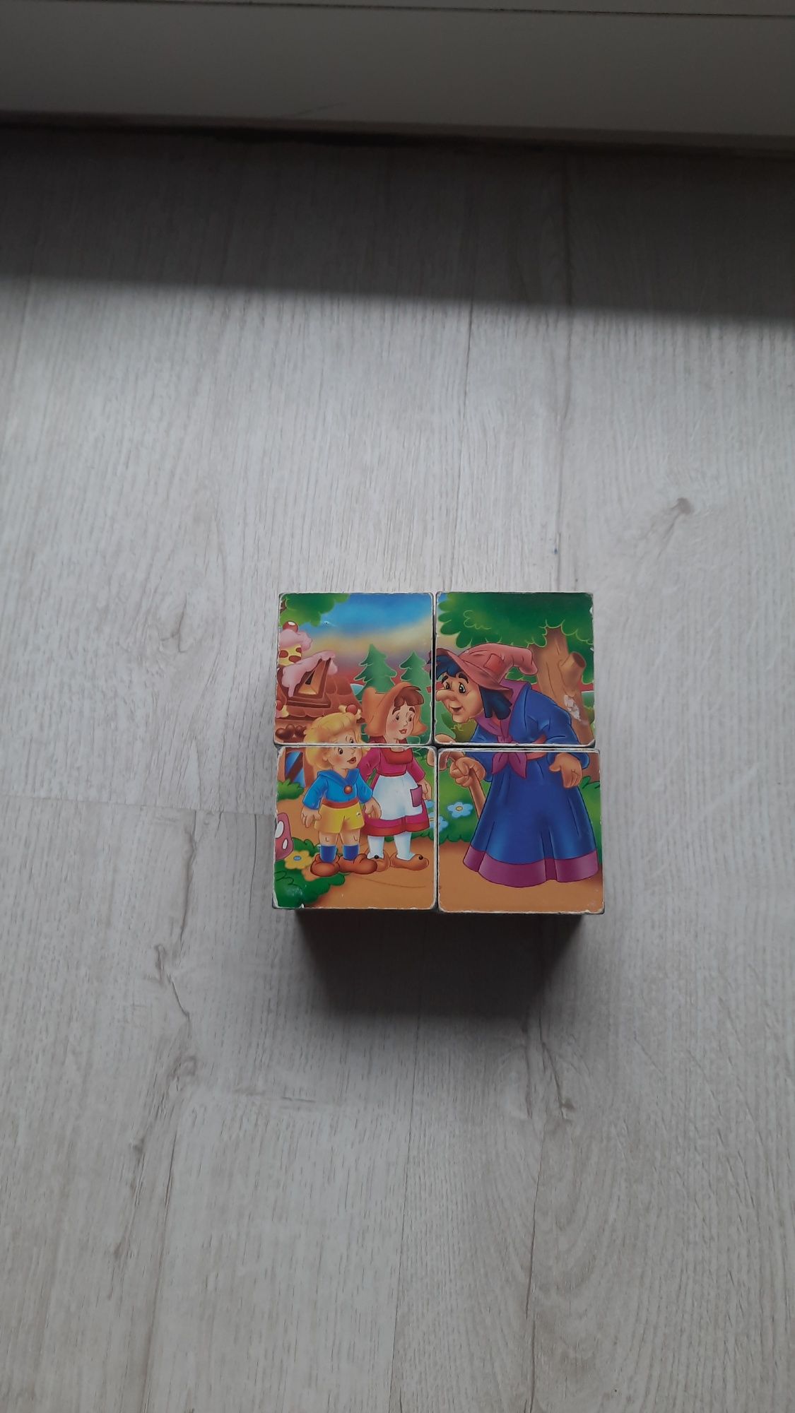 Sprzedam klocki puzzle ukladanka edukacyjna postacie z bajek