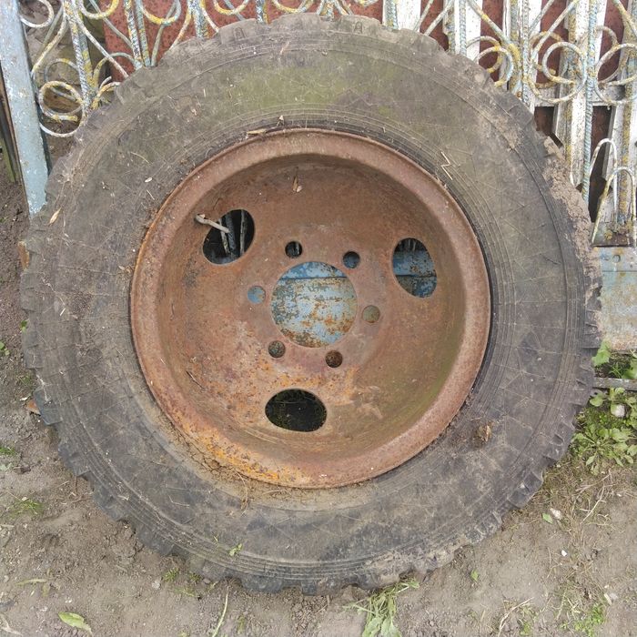 Колесо ГАЗ ПАЗ 8,25-20 шина з диском