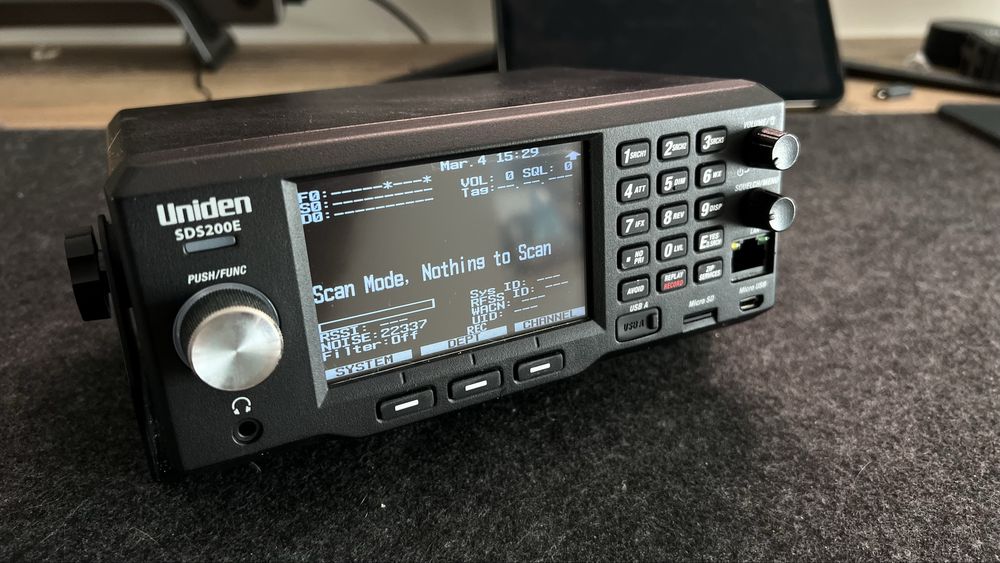 Skaner szerokopasmowy UNIDEN SDS200e DMR