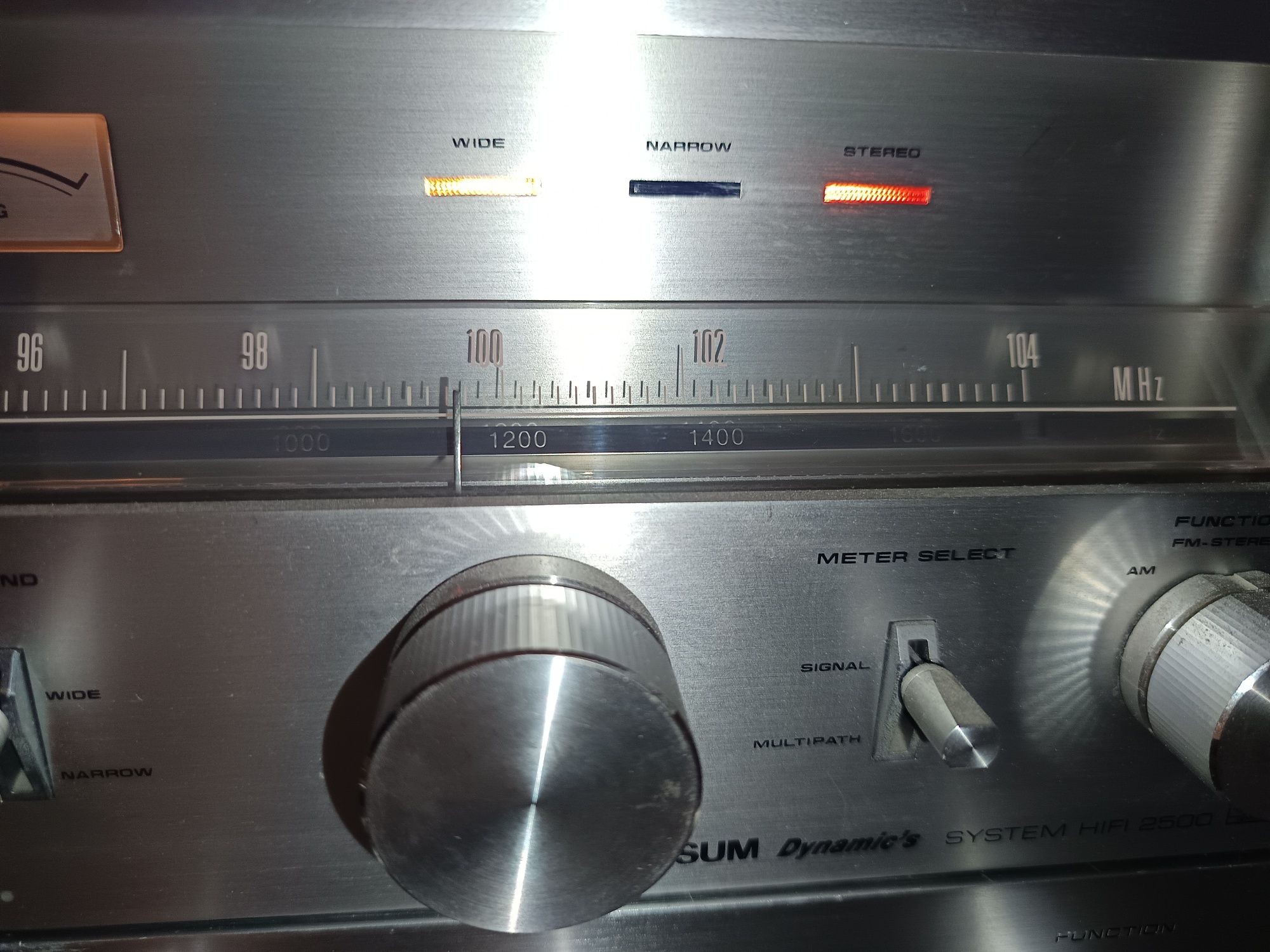 Universum Dynamics System 2500 Amp i tuner  Urlop 12-24.07.2025r.