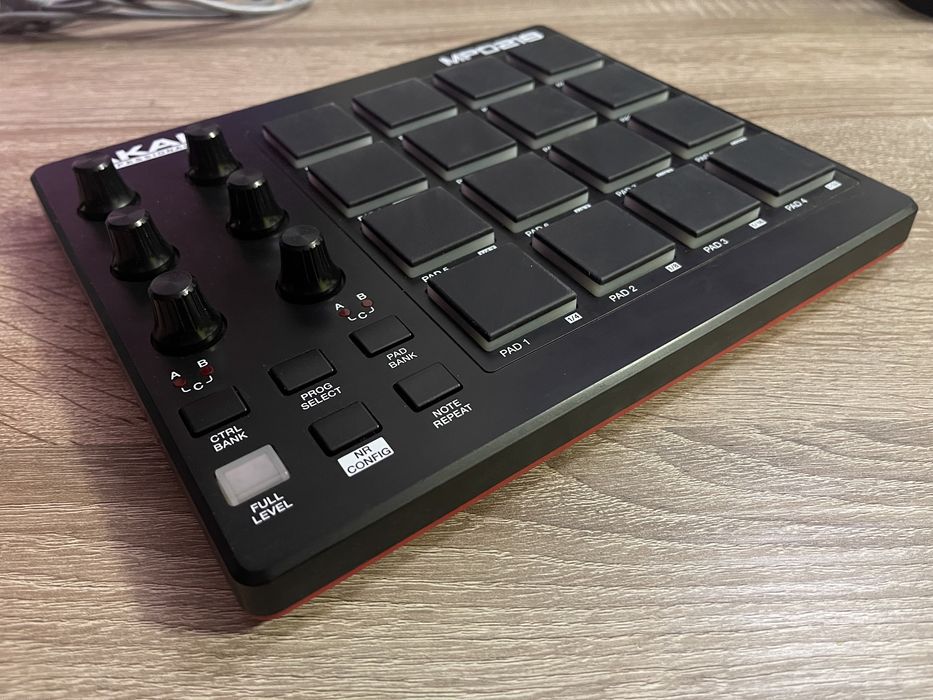 Akai MPD218 в чудовому стані
