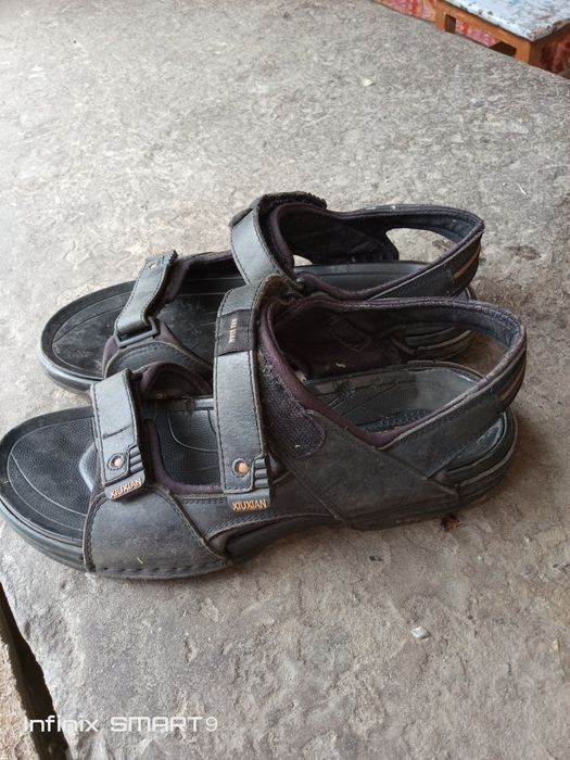 Чоловічі капці 44 розмір. Чорного кольору