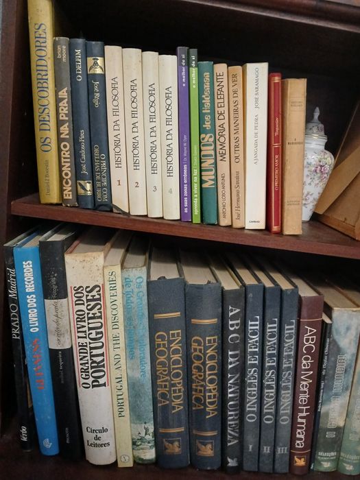 Vendo Livros Antigos