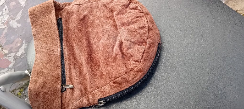 Bolsa de cintura em pele