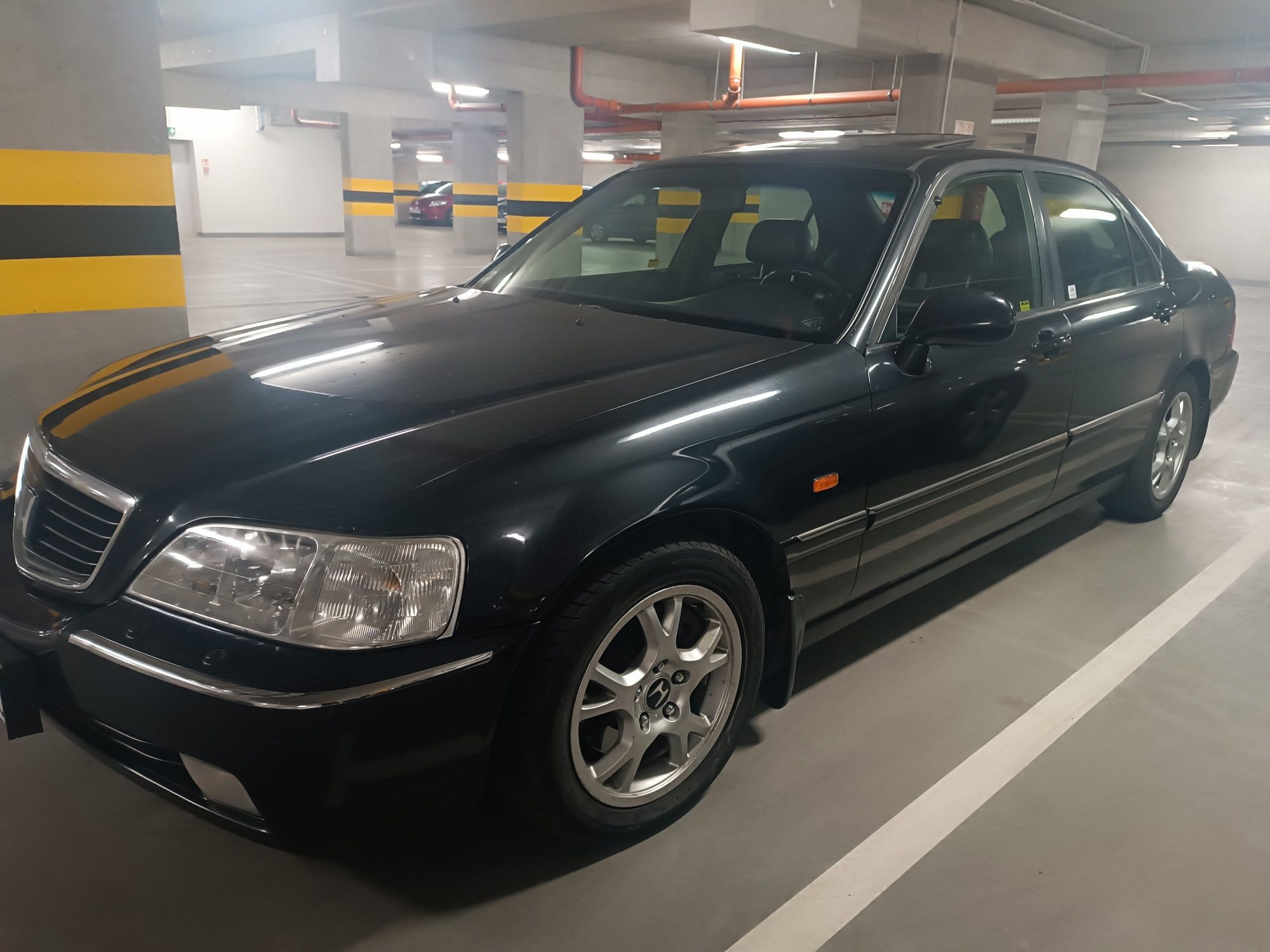 Honda Legend 3.5 V6 208KM