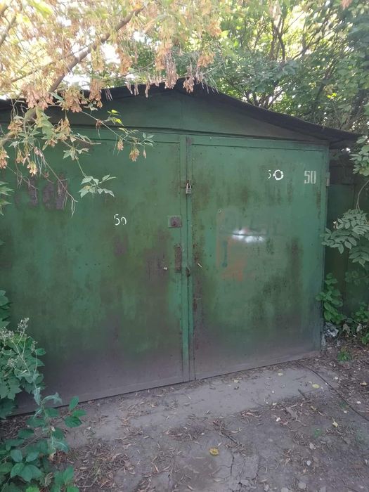 Металевий гараж .