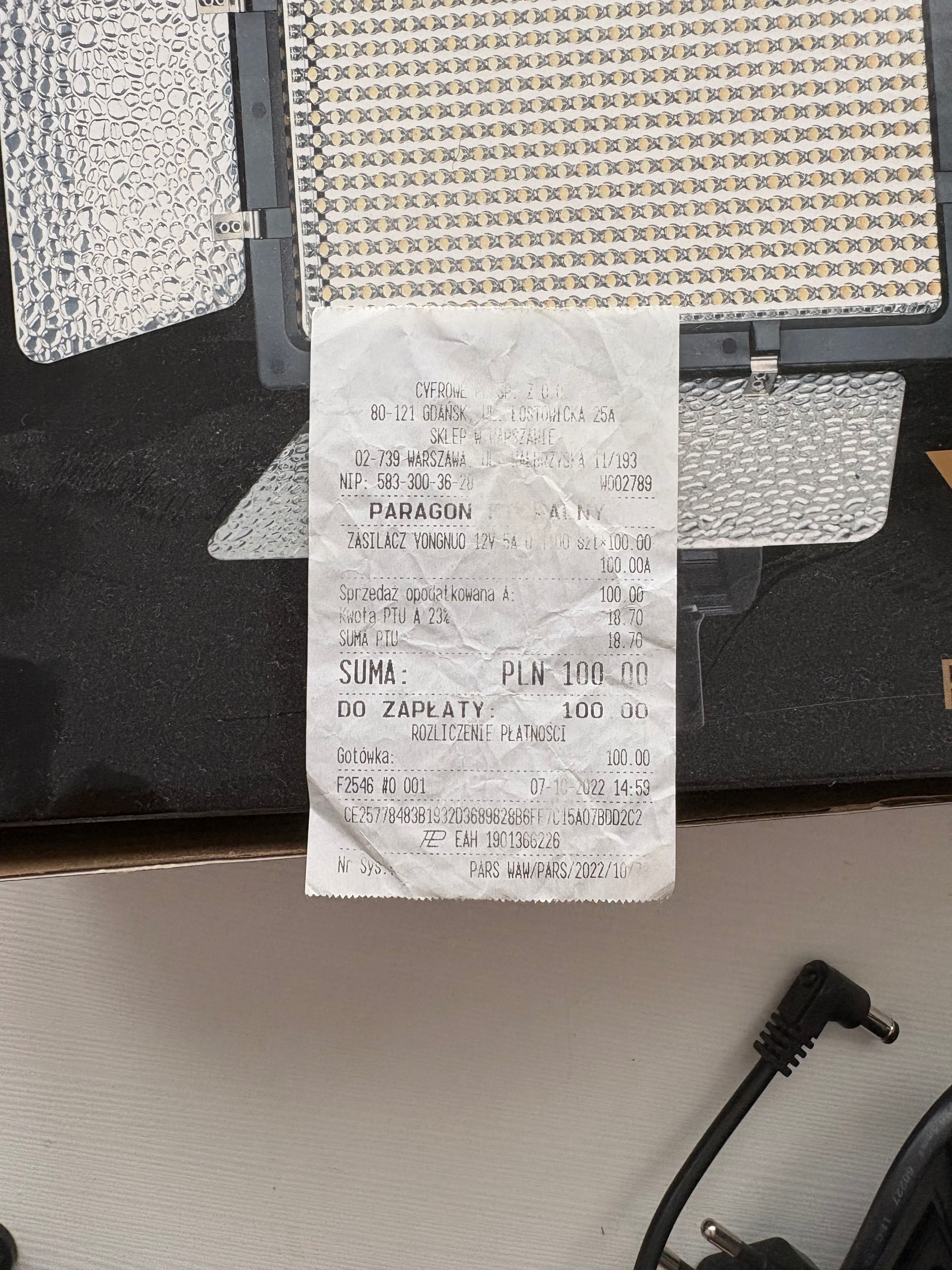 lampa led Yongnuo YN-600 II 5600K z zasilaczem i statywem