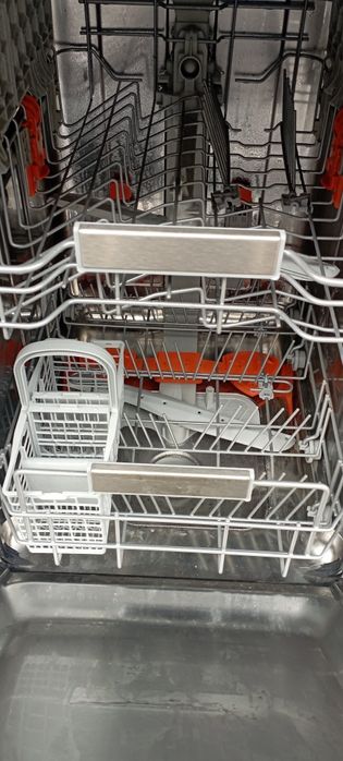 Продам посудомоечную машину  состояние отличное