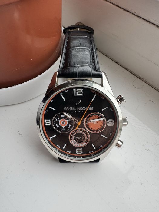 Часы daniel hehcter
