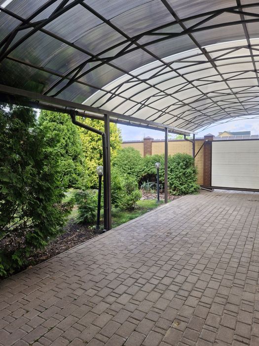 Двоповерховий дуплекс с сучасним капітальним ремонтом