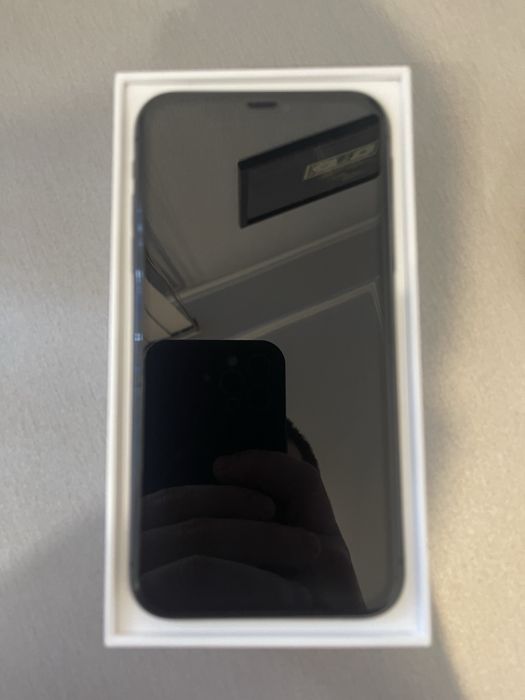 Продам iPhone 11
