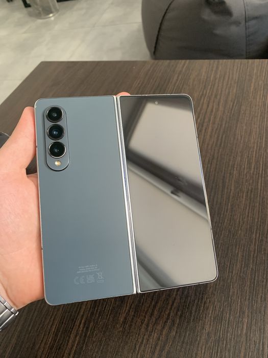 Продам Samsung Galaxy Fold 4 256