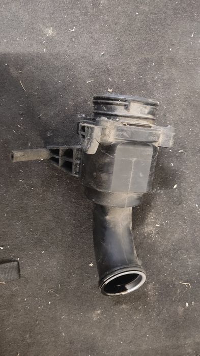 Tłumik szmerów ssania turbiny Mercedes Benz e klasa w211 lift 3.0 CDI