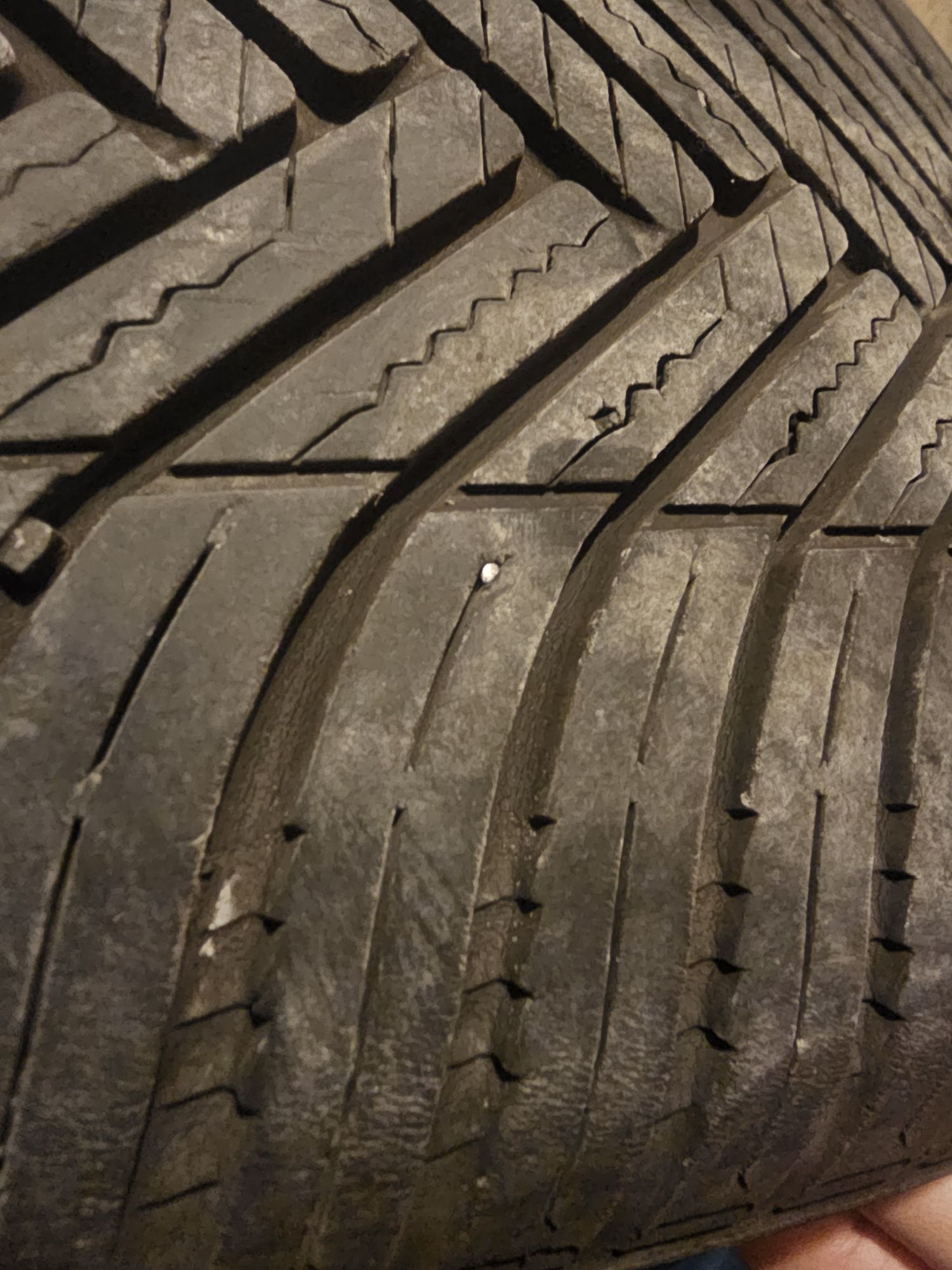 Opony wielosezonowe Hankook Kinergy 4s2 All Season 225/50/17 20 rok