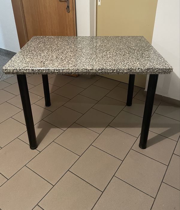 Stół z plytą granitową