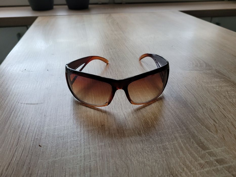 Okulary przeciwsłoneczne przyciemniane nowe bez metki