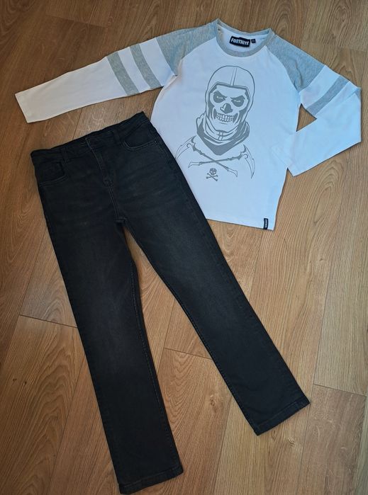 Чорні джинси для хлопчика та біла футболка реглан для хлопчика