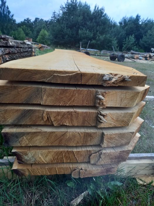 Bale deski dębowe.