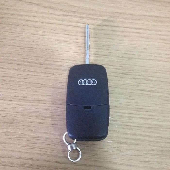 Comando remoto Audi A3 (usado mas totalmente funcional).