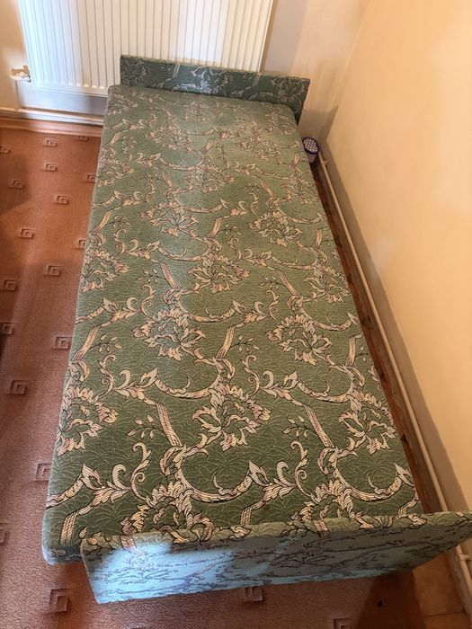 Łóżko jednoosobowe