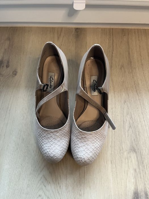 Butu na obcasie, Clarks rozmiar 38