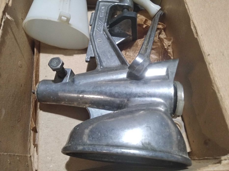 Соковижемалка Радянська нова в коробці