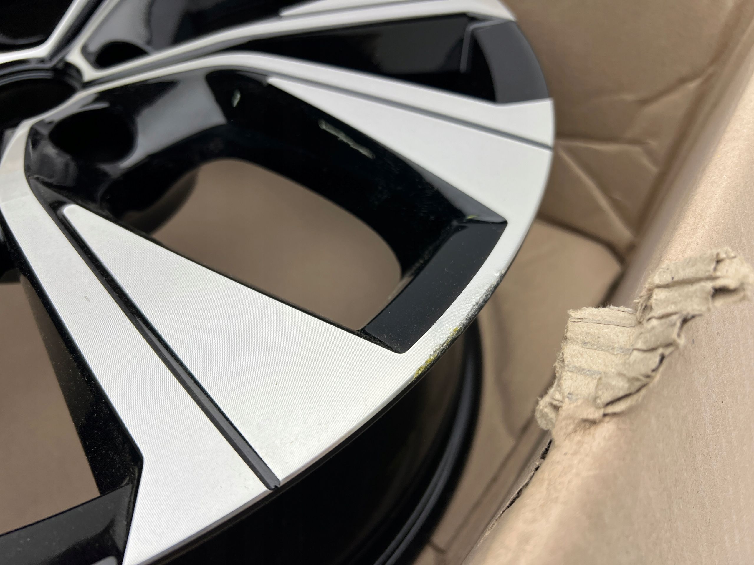 Renault Arkana Captur II Felga koło 7Jx18 ET35 5x114.3 oryginał N