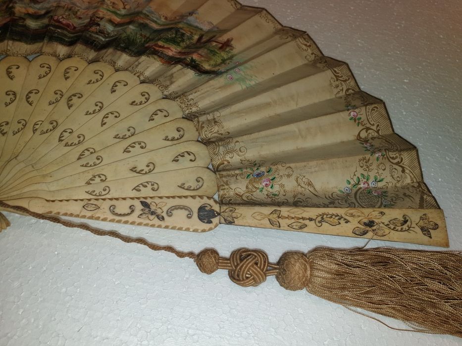 Antigo precioso leque romantico do Sec. XIX