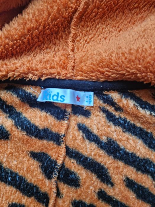 Теплий ромпер, комбінезон, піжама.