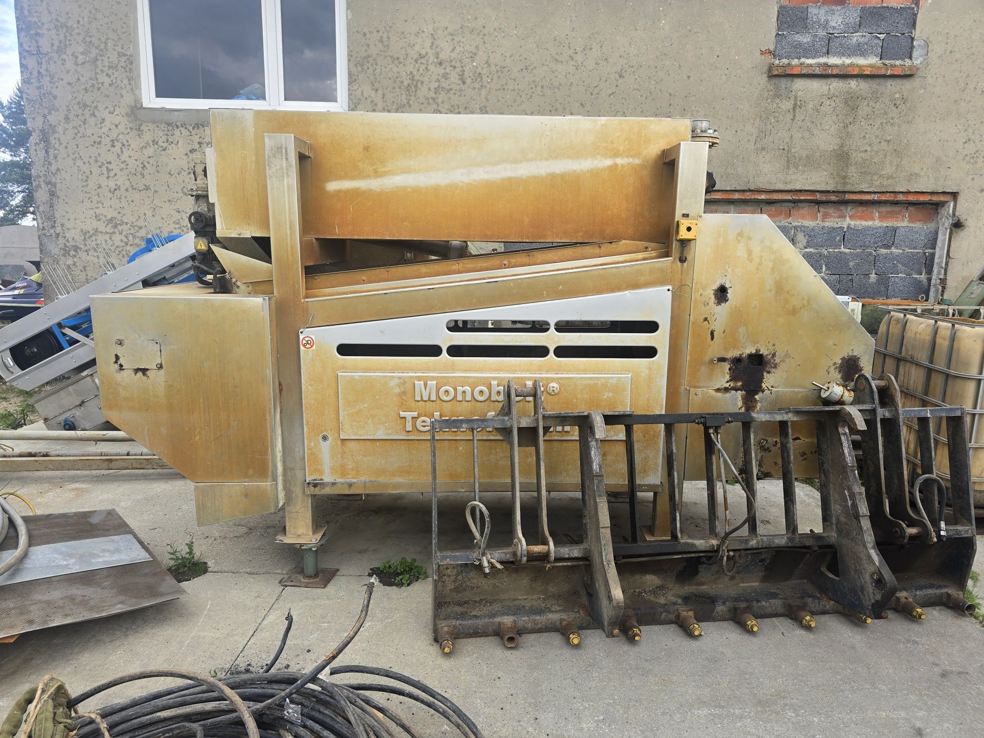 Prasa tasmowa do osadu wraz z pompa