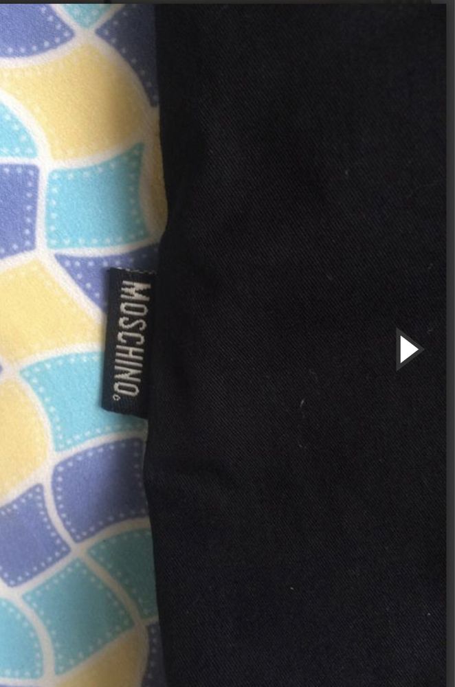 Маленька чорна сукня Moschino, оригінал