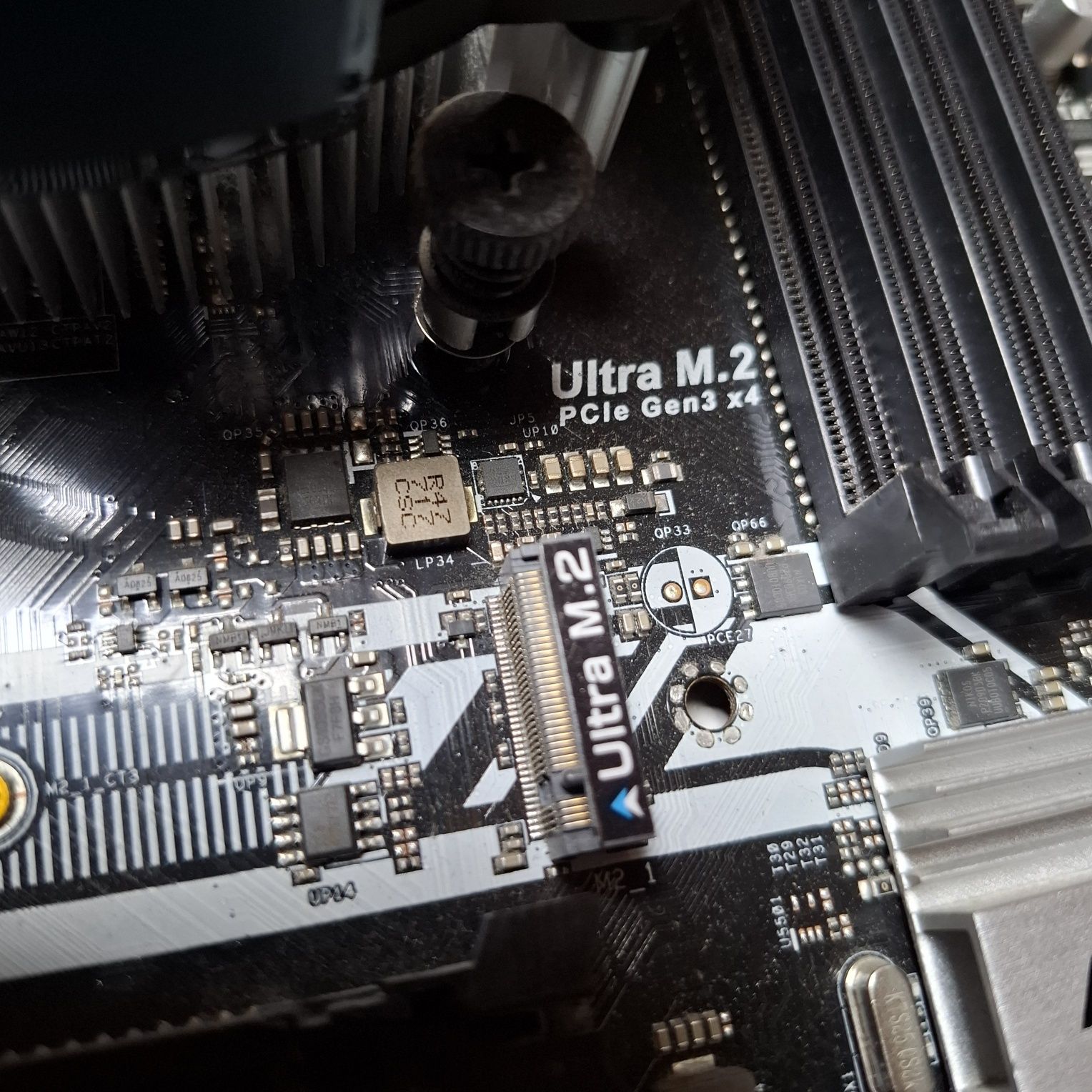 Płyta główna ASROCK A320M Pro4 AM4 mATX + AMD Ryzen 5 1400