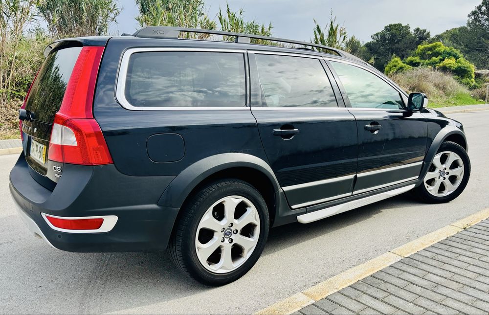 Volvo XC70 II Momentum 2.4 D5 AWD 215cv