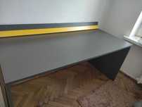 Biurko grafitowe z dwiema listwami, jak nowe!